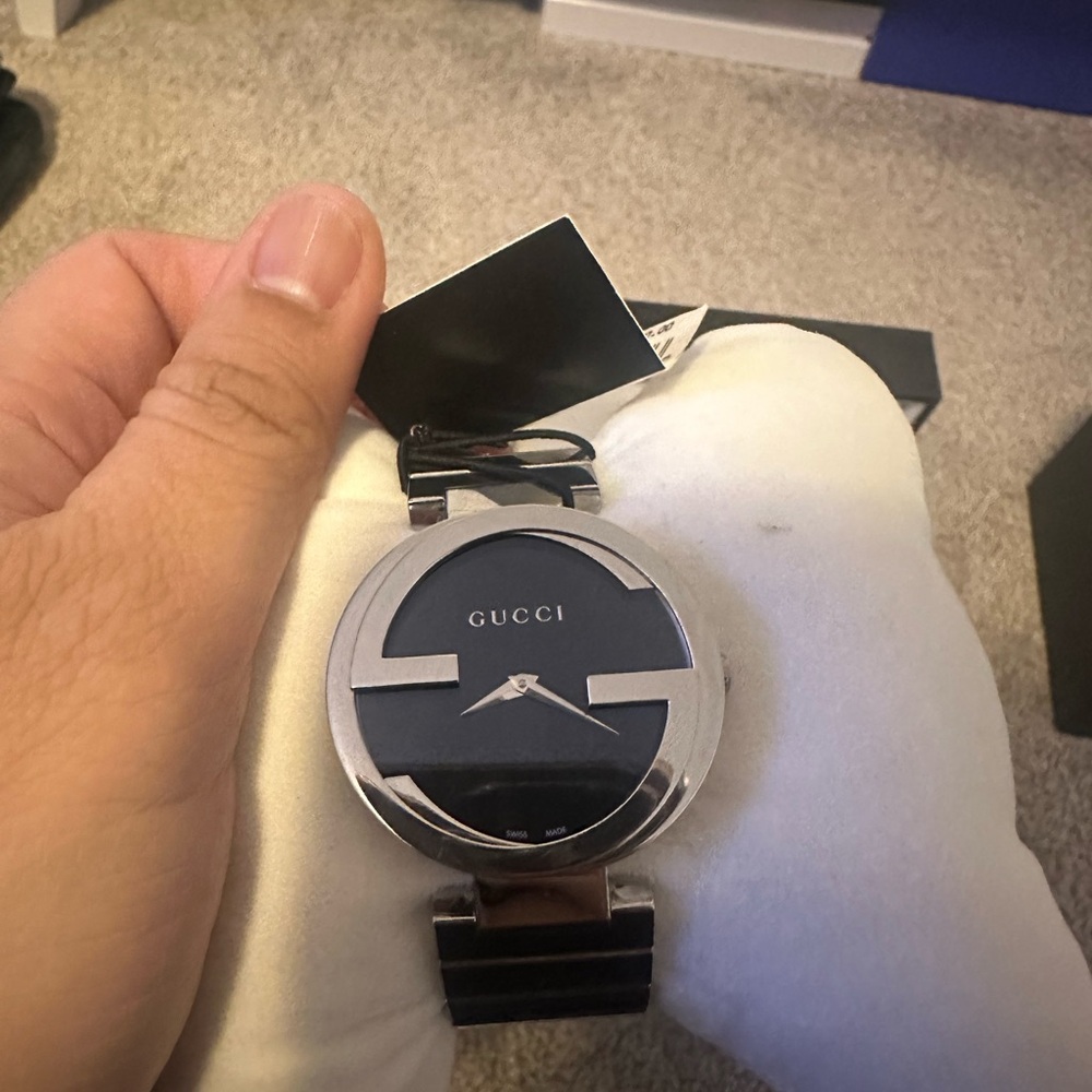 Gucci Women Stainless Steel Black Dial Bracelet Watch